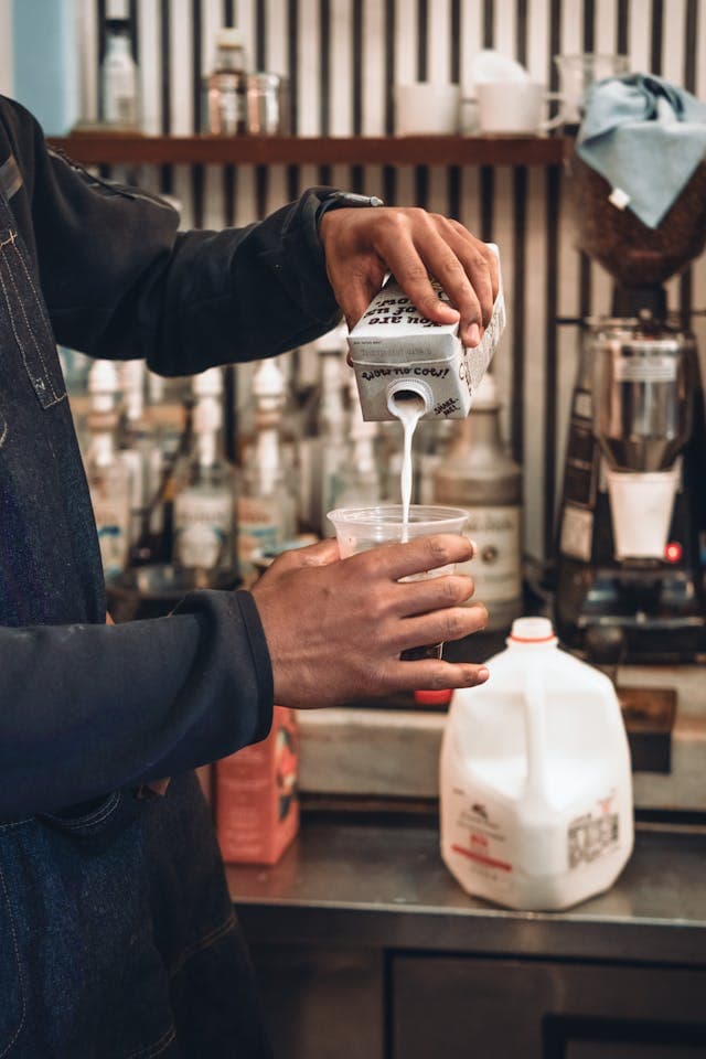 pexels-blue-17530857