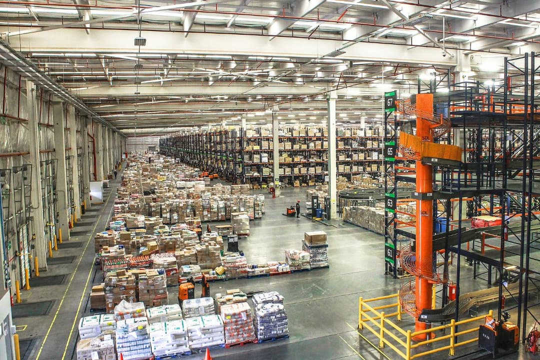 ¿Qué es la compra centralizada? ¿Cómo funciona? Ventajas y desventajas