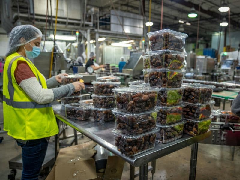 Colaboración en Fabricación por Contrato: Beneficios y Estrategias