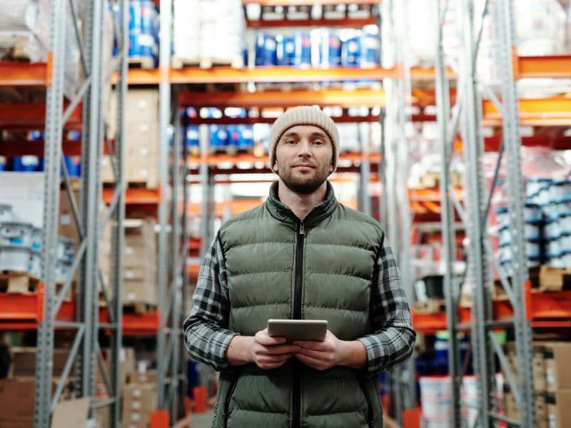 Cómo convertirse en distribuidor y ganar dinero en 2025