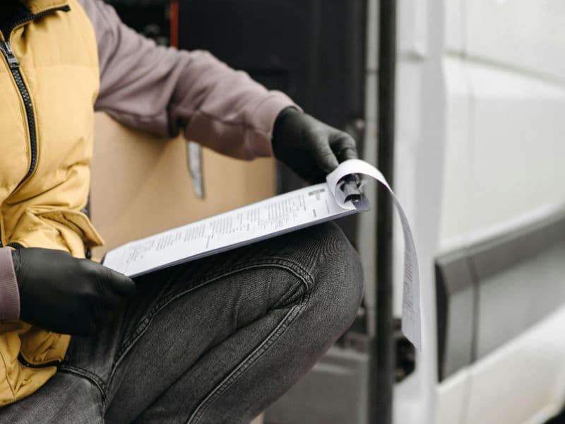 Disrupciones en la cadena de suministro: Tipos, causas y soluciones (2025)